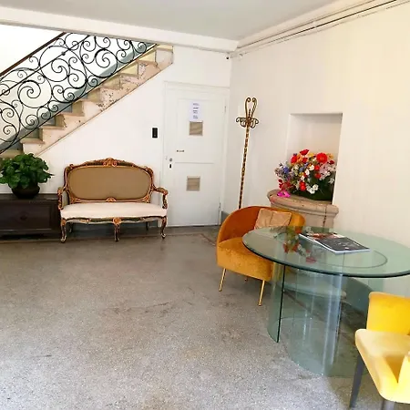 Apartment Twist *